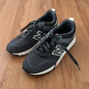 New Balance 009 grey and pink size US 6